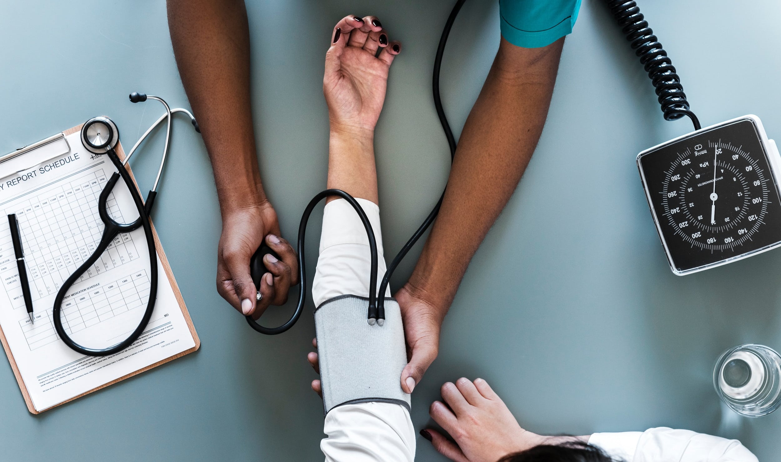 Former au français médical le personnel d'un hôpital